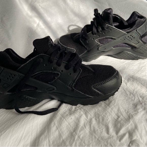 Nike Air Huarache Run Triple Black - Picture 2 of 9